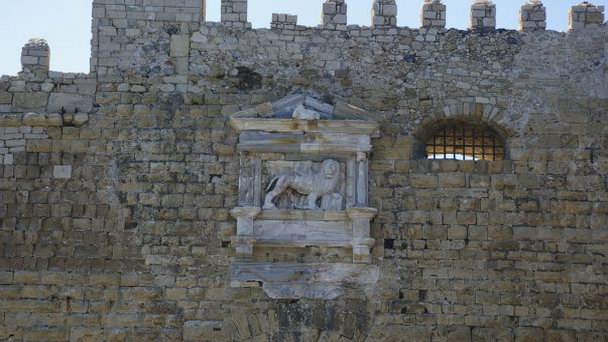 Ворота Пантократора на Острове Крит