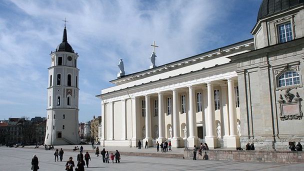 Кафедральная площадь в Вильнюсе