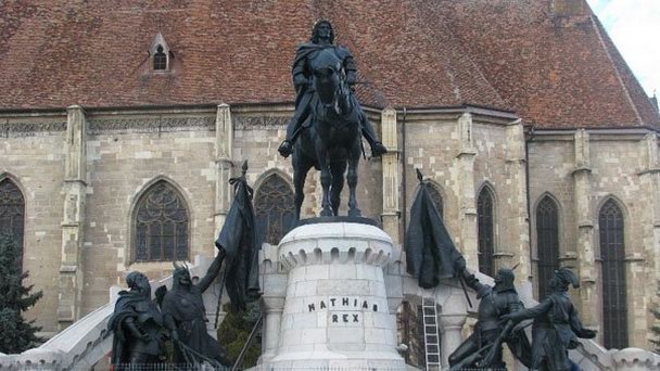 Монумент Матьяша Корвина в Клуж-Напоке Монумент Матьяша Корвина в Клуж-Напоке