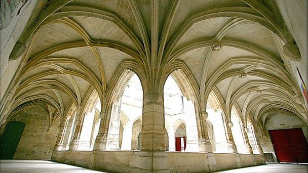 Монастырь Cloî tre des Billettes в Париже