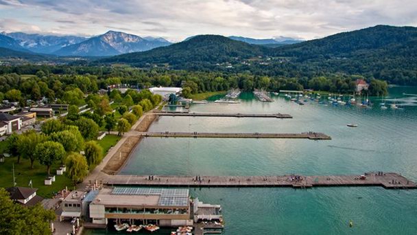 Пляж Клагенфурта в Каринтии Пляж Клагенфурта в Каринтии