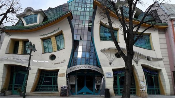 Кривой домик в Гданьском воеводстве