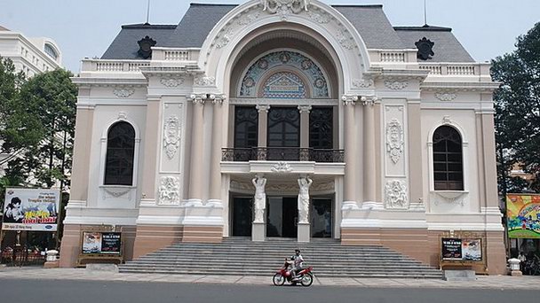 Оперный театр в Хошимине