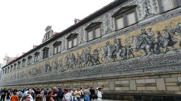 Фюрстенцуг в Дрездене