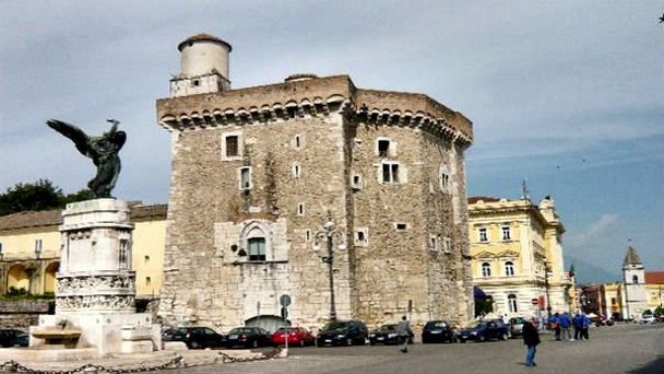 Крепость Рокка деи Реттори (Беневенто) в Кампании Крепость Рокка деи Реттори (Беневенто) в Кампании