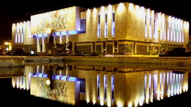 Национальный исторический музей в Тиране Национальный исторический музей в Тиране