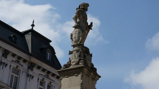 Фонтан Роланда в Братиславе