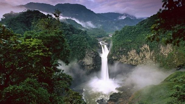 Проспект Водопадов в Кито Проспект Водопадов в Кито