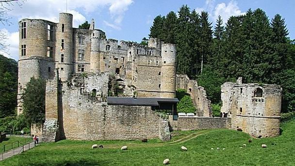 Замок Бофор в Люксембурге