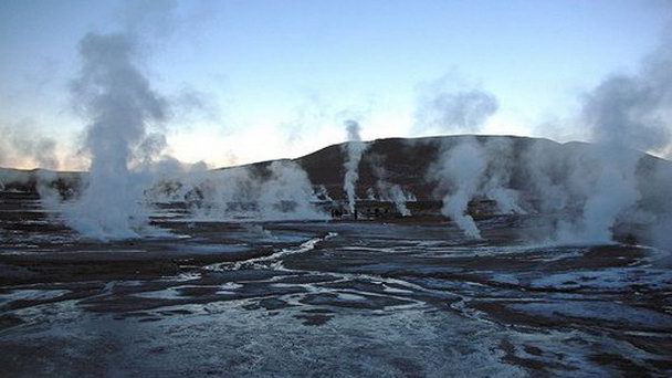 Гейзеры Эль-Татио в Арике Гейзеры Эль-Татио в Арике