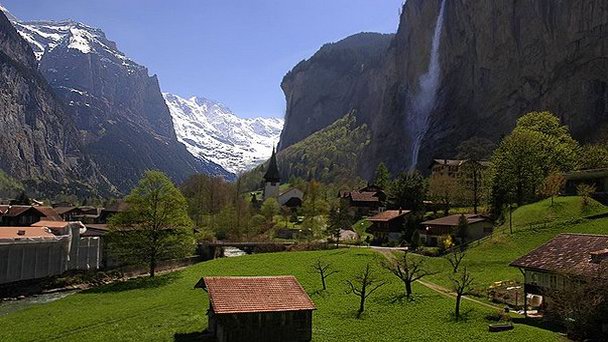 Долина Водопадов в Интерлакене в Бернских Альпах