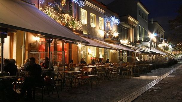 Улица Адриана в Афинах