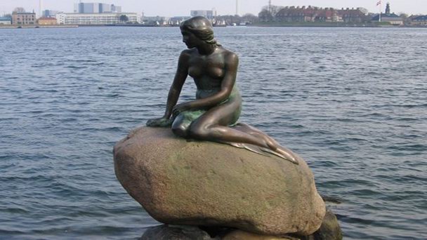 Памятник Русалочке в Копенгагене