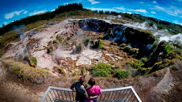 Геотермальная зона Лунные кратеры на Северном Геотермальная зона Лунные кратеры на Северном