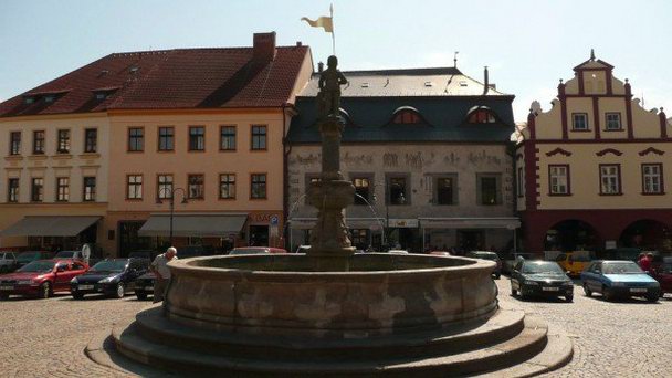 Фонтан на площади Яна Жижки в Таборе Фонтан на площади Яна Жижки в Таборе