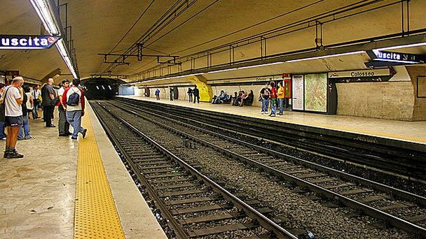 Метро Рима