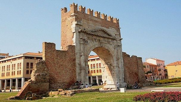 Арка Августа в Римини