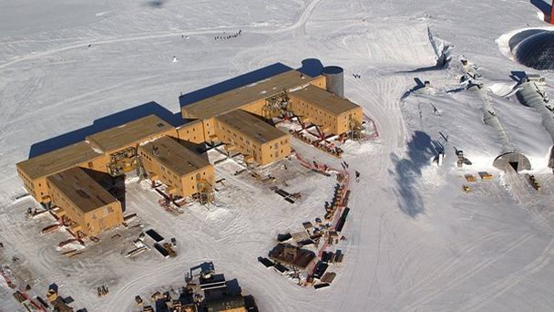 База Амундсен-Скотт в Антарктиде