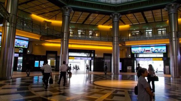 Железнодорожный вокзал в Токио