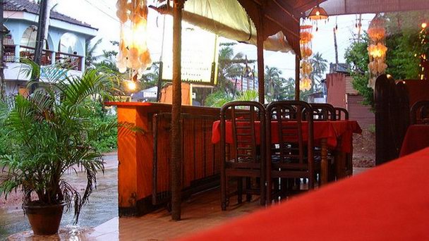 Ресторан Электрик Кэтc в Гоа