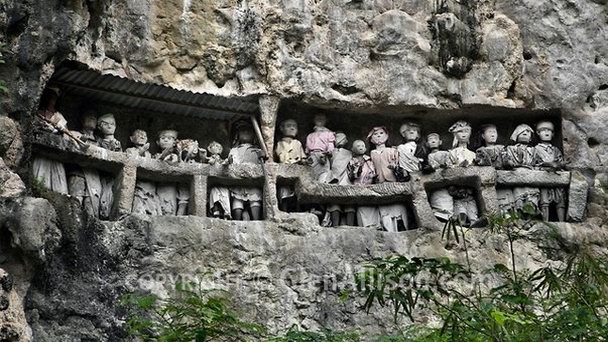 Королевские могилы в Суайя на Сулавеси