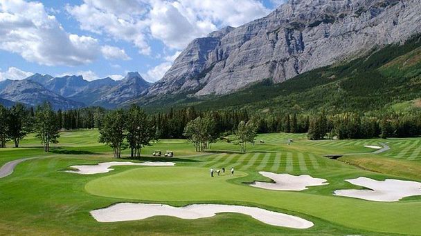 Гольф-поле в Кананаскисе в Альберте