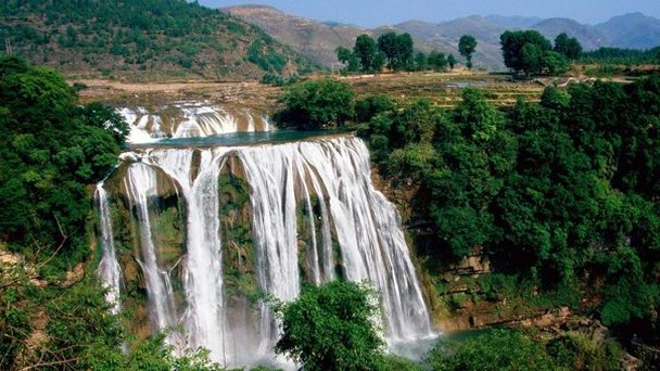 Водопад Хуангошу в Шеньяне Водопад Хуангошу в Шеньяне