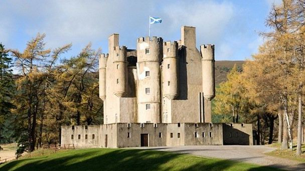 Замок Брэмар в Шотландии