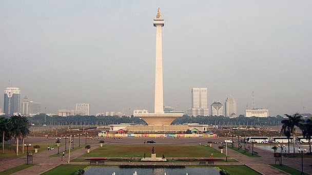 Монумент Монас на Яве