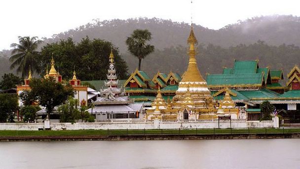 Храм Wat Chong Kham в Мей-Хонг-Соне