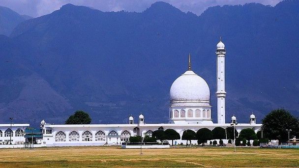 Белая мечеть Хазратбал в Джамму и Кашмире