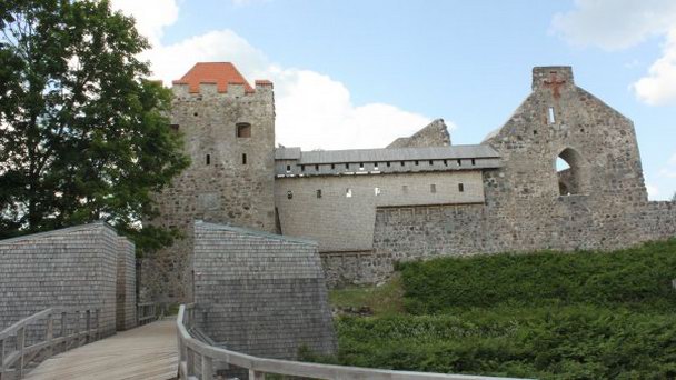 Новый Сигулдский замок в Сигулде