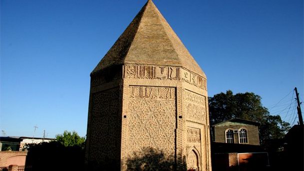 Гробница Юсифа ибн Кусейра в Нахичевани