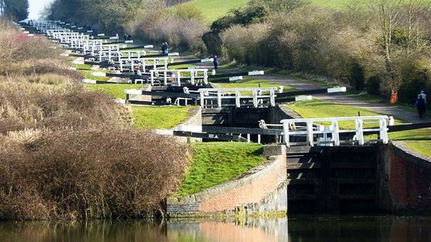 Система шлюзов Кейн Хилл в Англии