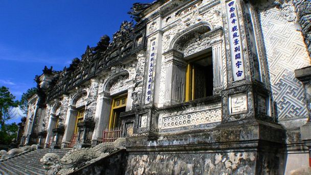 Мавзолей императора Кхай Динь в Хюэ