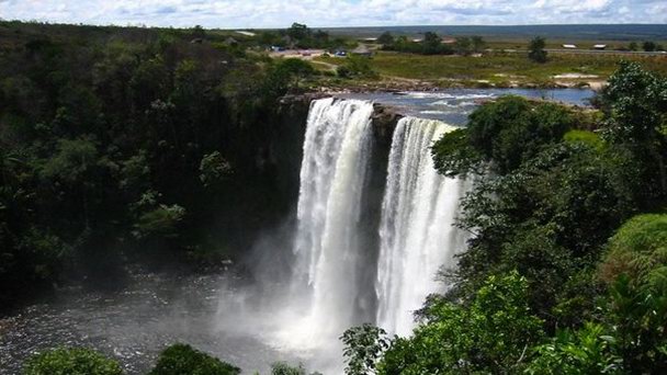 Водопад Кама Меру в Сьюдад-Боливаре