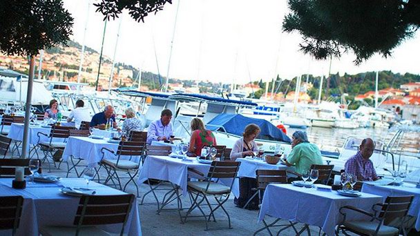 Ресторан Orsan Yachting Club в Дубровнике