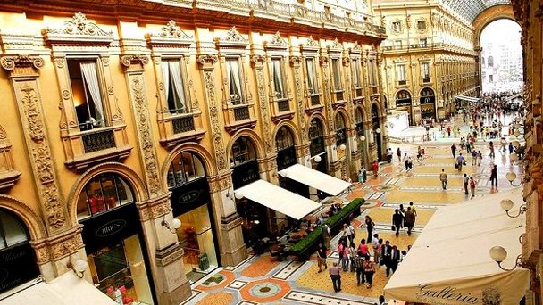 Здание гостиницы Town House Galleria в Милане