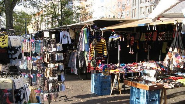 Блошиный рынок Waterlooplein в Амстердаме