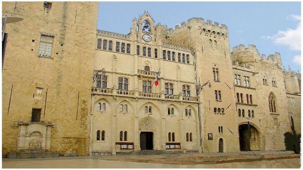 Архиепископский Дворец в Нарбонне в Лангедок-Руссильоне