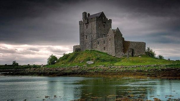 Замок Дангвайр в Голуэе Замок Дангвайр в Голуэе