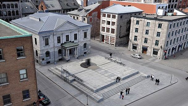 Площадь Пляс-Руаяль в Монреале