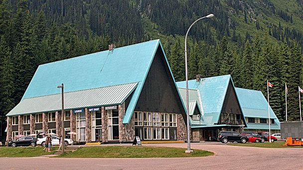 Центр Rogers Pass Discovery в Британской Колумбии Центр Rogers Pass Discovery в Британской Колумбии