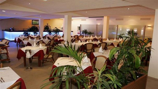 Кафе Praia do Tamariz на Лиссабонской Ривьере