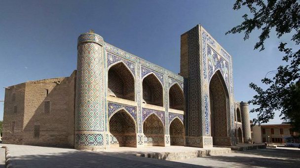 Медресе Надир-Диван-Беги в Бухаре