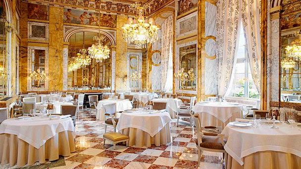 Ресторан Les Ambassadeurs в Париже