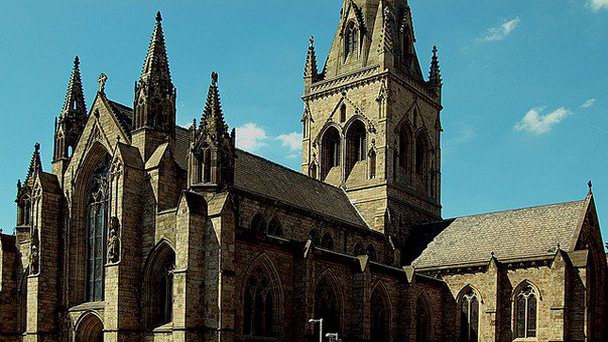 Кафедральный собор Солфорда в Англии