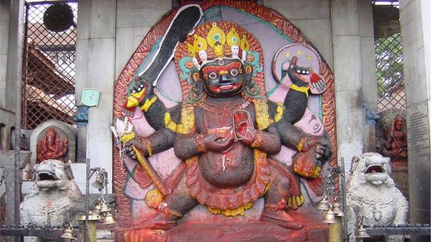 Статуя Кал Бхайрав в Катманду