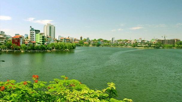 Озеро Трюк Баха в Ханое