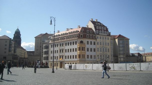 Новая рыночная площадь в Дрездене Новая рыночная площадь в Дрездене